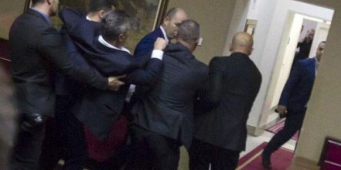 Ά&gamma;&rho;&iota;&omicron; &xi;ύ&lambda;&omicron; &sigma;&tau;&omicron; &kappa;&omicron;&iota;&nu;&omicron;&beta;&omicron;ύ&lambda;&iota;&omicron; &tau;&omicron;&upsilon; &Mu;&alpha;&upsilon;&rho;&omicron;&beta;&omicron;&upsilon;&nu;ί&omicron;&upsilon;! (vd)