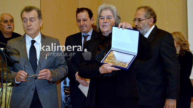 Συγκινημένη η Γιαννούλα Γκουντάνη στην τελετή βράβευσης για τη δωρεά στο Νοσοκομείο! (vd)