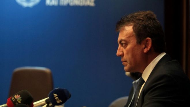 Έκκληση από την Κυβέρνηση σε συνταξιούχους: &quot;Μην πάτε στις τράπεζες, οι συντάξεις θα μπουν στους λογαριασμούς σας&quot;