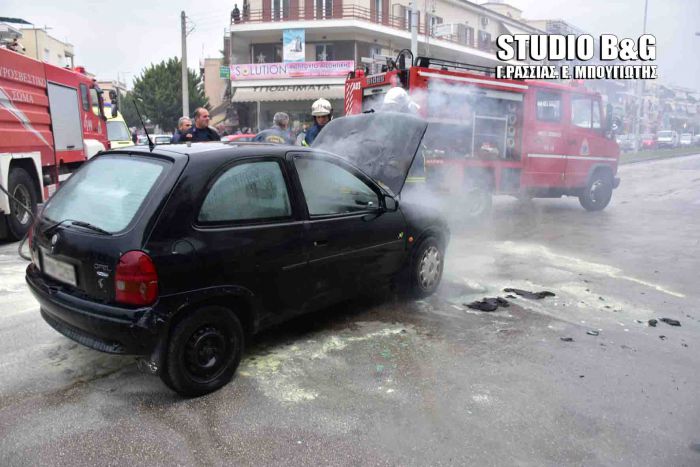 Αυτοκίνητο πήρε φωτιά στο κέντρο του Ναυπλίου! (εικόνες)