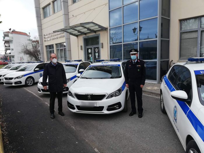 Νέα αυτοκίνητα και αλεξίσφαιρα γιλέκα για την Αστυνομία στην Τρίπολη! (vd)