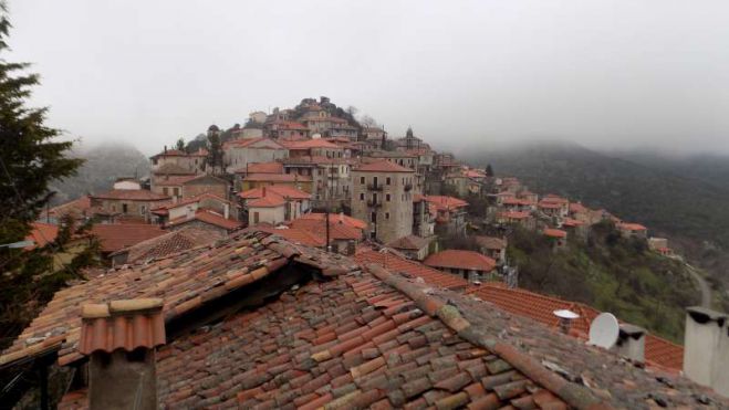 &Eta; &Gamma;&omicron;&rho;&tau;&upsilon;&nu;ί&alpha; &sigma;&tau;&eta;&nu; Έ&kappa;&theta;&epsilon;&sigma;&eta; &laquo;&Epsilon;&lambda;&lambda;ά&delta;&omicron;&sigmaf; &Gamma;&epsilon;ύ&sigma;&eta;&raquo;