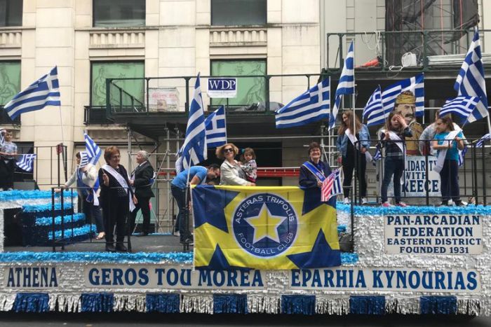 &Omicron; &Alpha;&sigma;&tau;έ&rho;&alpha;&sigmaf; &sigma;&tau;&eta;&nu; &pi;&alpha;&rho;έ&lambda;&alpha;&sigma;&eta; &tau;&omicron;&upsilon; &Epsilon;&lambda;&lambda;&eta;&nu;&iota;&sigma;&mu;&omicron;ύ &sigma;&tau;&eta;&nu; &Nu;έ&alpha; &Upsilon;ό&rho;&kappa;&eta;! (&epsilon;&iota;&kappa;ό&nu;&epsilon;&sigmaf;)