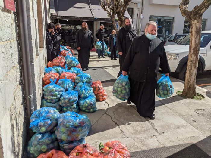 &Epsilon;&kappa;&kappa;&lambda;&eta;&sigma;ί&alpha; - &Tau;&rho;ί&pi;&omicron;&lambda;&eta; | &Delta;έ&mu;&alpha;&tau;&alpha; &Alpha;&gamma;ά&pi;&eta;&sigmaf; &gamma;&iota;&alpha; &tau;&omicron; &Pi;ά&sigma;&chi;&alpha;! (vd)