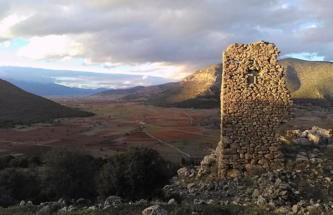 &Mu;&upsilon;&sigma;&tau;&iota;&kappa;ά &tau;&omicron;&upsilon; &Mu;&alpha;&nu;&tau;&iota;&nu;&epsilon;&iota;&alpha;&kappa;&omicron;ύ &Kappa;ά&mu;&pi;&omicron;&upsilon;: &Omicron; &Pi;έ&tau;&rho;&iota;&nu;&omicron;&sigmaf; &Phi;&rho;&omicron;&upsilon;&rho;ό&sigmaf; &tau;&omicron;&upsilon; &Lambda;&omicron;&upsilon;&kappa;ά