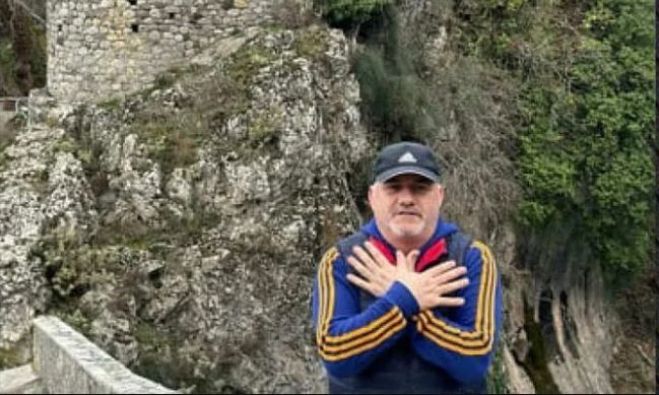 Ανεπιθύμητος στην Ελλάδα Αλβανός δημοσιογράφος - Η προκλητική ανάρτηση για την Κόνιτσα