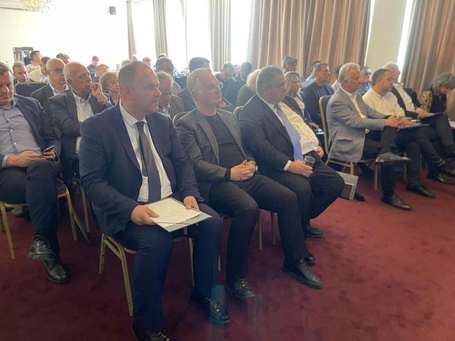 Ο Δήμαρχος Γορτυνίας και μέλος του ΔΣ της ΚΕΔΕ Ευστάθιος Κούλης στη Γενική Συνέλευση ΠΕΔ Πελοποννήσου