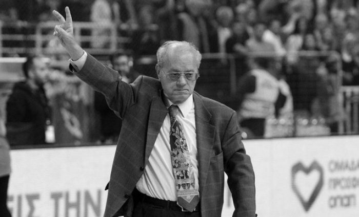 «Ανατρίχιασε» το ΟΑΚΑ στην ενός λεπτού σιγή για τον Θανάση... (vd)