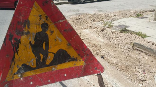 &Sigma;&tau;&eta; &Beta;&omicron;&upsilon;&lambda;ή &tau;&alpha; &pi;&rho;&omicron;&beta;&lambda;ή&mu;&alpha;&tau;&alpha; &tau;&omicron;&upsilon; &delta;&rho;ό&mu;&omicron;&upsilon; "&Mu;&epsilon;&gamma;&alpha;&lambda;ό&pi;&omicron;&lambda;&eta; &ndash; &Kappa;&alpha;&rho;ύ&tau;&alpha;&iota;&nu;&alpha; &ndash; &Alpha;&gamma;ί&alpha; &Epsilon;&lambda;έ&nu;&eta;"