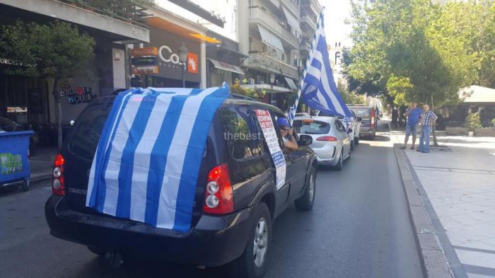 Πορεία με αυτοκίνητα από οπαδούς του Σώρρα στην Πάτρα! (vd)