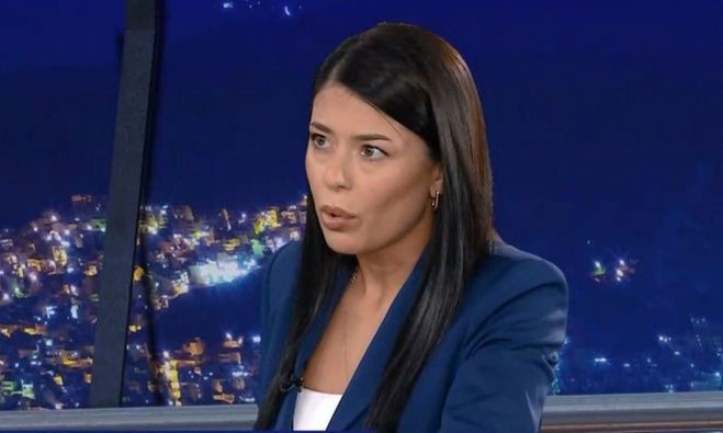 Ένταση on air με την Λατινοπούλου: &quot;Ζήτω ο Μεταξάς – Να απολυθούν «σκουπίδια» εκπαιδευτικοί&quot;