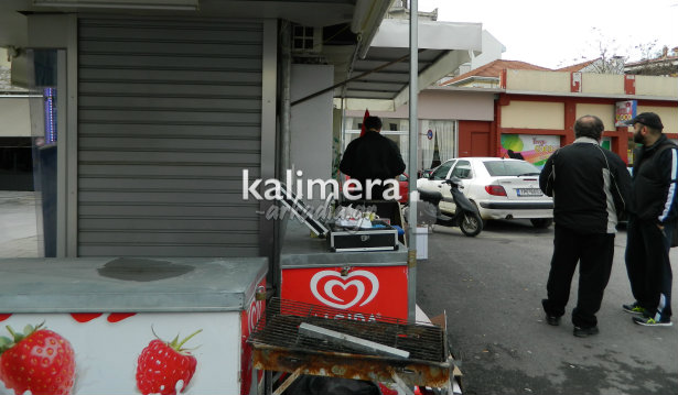 Έκλεψαν περίπτερο τα ξημερώματα στην κάτω αγορά της Τρίπολης (εικόνες)
