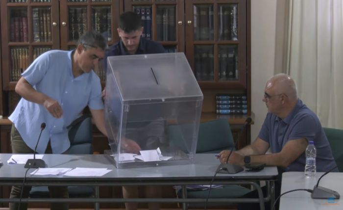 &Delta;&eta;&mu;&omicron;&tau;&iota;&kappa;ό &Sigma;&upsilon;&mu;&beta;&omicron;ύ&lambda;&iota;&omicron; &Nu;ό&tau;&iota;&alpha;&sigmaf; &Kappa;&upsilon;&nu;&omicron;&upsilon;&rho;ί&alpha;&sigmaf; | &Pi;&alpha;&rho;&alpha;&mu;έ&nu;&epsilon;&iota; &Pi;&rho;ό&epsilon;&delta;&rho;&omicron;&sigmaf; &omicron; &Gamma;&iota;&alpha;&nu;&nu;&omicron;ύ&sigma;&eta;&sigmaf;, &Alpha;&nu;&tau;&iota;&pi;&rho;ό&epsilon;&delta;&rho;&omicron;&sigmaf; &omicron; &Kappa;&alpha;&rho;&delta;ά&sigma;&eta;&sigmaf;, &Gamma;&rho;&alpha;&mu;&mu;&alpha;&tau;έ&alpha;&sigmaf; &omicron; &Lambda;ά&tau;&sigma;&eta;&sigmaf; (vd)
