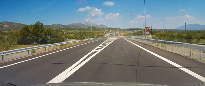 Η συνδετήρια οδός της Μεγαλόπολης ... με το αυτοκίνητο! (vd)