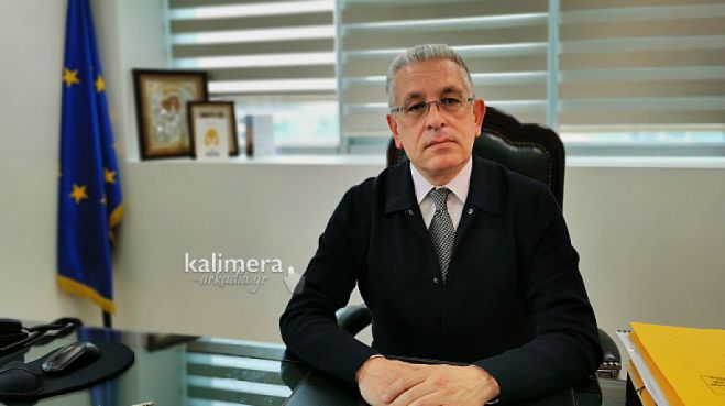 &Pi;&alpha;&rho;ά&tau;&alpha;&xi;&eta; &Tau;&alpha;&tau;&omicron;ύ&lambda;&eta;: "&Eta; &epsilon;&tau;&alpha;&iota;&rho;&epsilon;ί&alpha; &tau;&omicron;&upsilon; &kappa;. &Lambda;&alpha;&mu;&pi;&rho;ό&pi;&omicron;&upsilon;&lambda;&omicron;&upsilon; &upsilon;&lambda;&omicron;&pi;&omicron;&iota;&epsilon;ί έ&rho;&gamma;&alpha; &mu;&epsilon; &alpha;&pi;&epsilon;&upsilon;&theta;&epsilon;ί&alpha;&sigmaf; &alpha;&nu;&alpha;&theta;έ&sigma;&epsilon;&iota;&sigmaf; έ&rho;&gamma;&alpha; &sigma;&epsilon; &gamma;&eta;&rho;&omicron;&kappa;&omicron;&mu;&epsilon;ί&omicron; &kappa;&alpha;&iota; &nu;&omicron;&sigma;&omicron;&kappa;&omicron;&mu;&epsilon;ί&omicron;;"