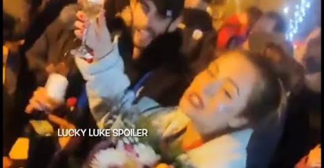 Καπνογόνα, σαμπάνιες και κλαρίνα στην υποδοχή του νικητή του Big Brother στα Βέρβενα Αρκαδίας! (vd)