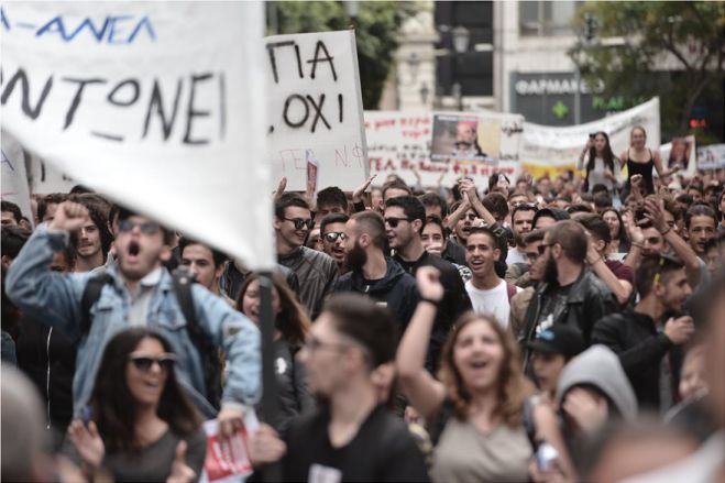 Ένταση στο μαθητικό συλλαλητήριο στο Σύνταγμα | Δείτε Live!