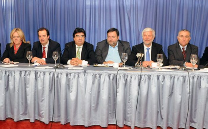 Έξι αντιπεριφερειάρχες ζητούν από Δέδε και Αλευρά να παραιτηθούν … σήμερα!