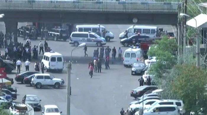 Απόπειρα πραξικοπήματος στην Αρμενία; (εικόνες)