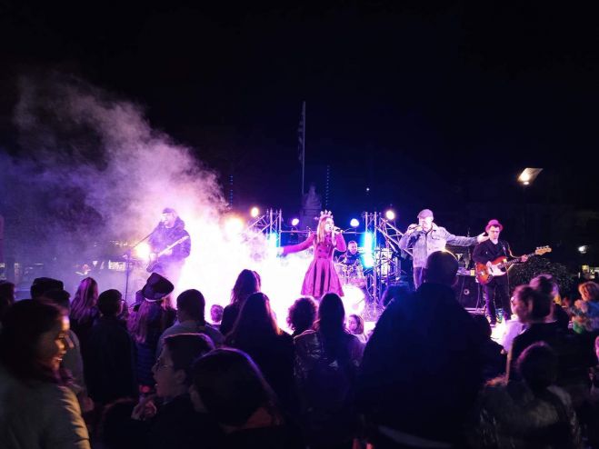 &Omicron;&iota; 48 ORES &xi;&epsilon;&sigma;ή&kappa;&omega;&sigma;&alpha;&nu; &tau;&eta;&nu; &Mu;&epsilon;&gamma;&alpha;&lambda;ό&pi;&omicron;&lambda;&eta;! (vd)