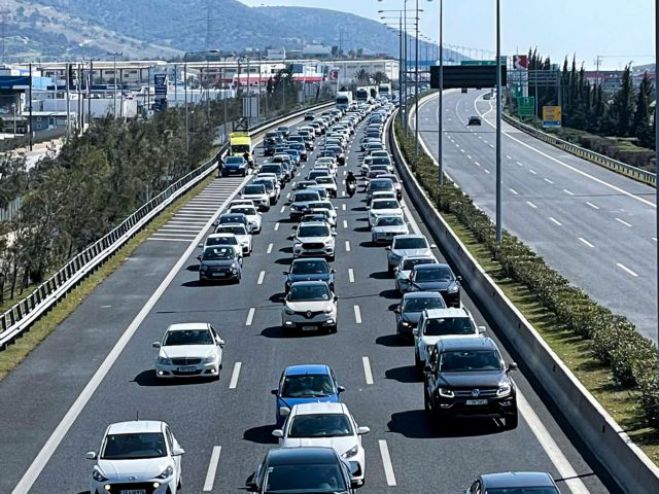 &Kappa;ί&nu;&eta;&sigma;&eta; &sigma;&tau;&omicron;&upsilon;&sigmaf; &delta;&rho;ό&mu;&omicron;&upsilon;&sigmaf; | &Mu;&pi;&omicron;&tau;&iota;&lambda;&iota;ά&rho;&iota;&sigma;&mu;&alpha; &sigma;&tau;&eta;&nu; &Alpha;&theta;&eta;&nu;ώ&nu; &ndash; &Kappa;&omicron;&rho;ί&nu;&theta;&omicron;&upsilon;, &sigma;&epsilon; &epsilon;&pi;&iota;&phi;&upsilon;&lambda;&alpha;&kappa;ή &eta; &Tau;&rho;&omicron;&chi;&alpha;ί&alpha; &gamma;&iota;&alpha; &tau;&eta;&nu; &epsilon;&pi;&iota;&sigma;&tau;&rho;&omicron;&phi;ή &epsilon;&kappa;&delta;&rho;&omicron;&mu;έ&omega;&nu;