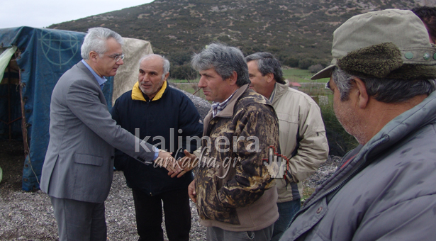 Στον κόμβο της Νεστάνης, δίπλα στους αγρότες, πήγε σήμερα ο Δήμαρχος Τρίπολης