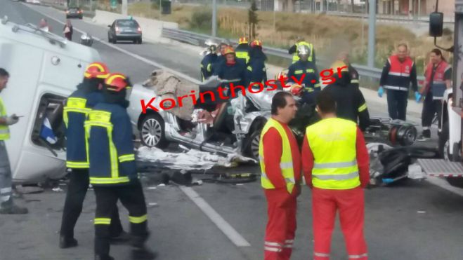 &quot;Αθηνών - Κορίνθου&quot;: Δύο νεκροί και δύο τραυματίες στο τροχαίο με νταλίκες (vd)