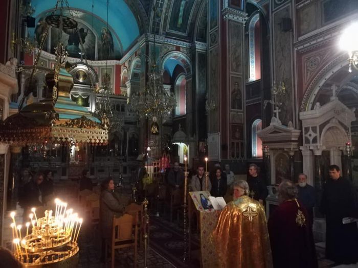 &Eta; &alpha;&gamma;&rho;&upsilon;&pi;&nu;ί&alpha; &gamma;&iota;&alpha; &tau;&omicron;&nu; Ό&sigma;&iota;&omicron; &Pi;&omicron;&rho;&phi;ύ&rho;&iota;&omicron; &sigma;&tau;&eta;&nu; &Tau;&rho;ί&pi;&omicron;&lambda;&eta; (&epsilon;&iota;&kappa;ό&nu;&epsilon;&sigmaf;)