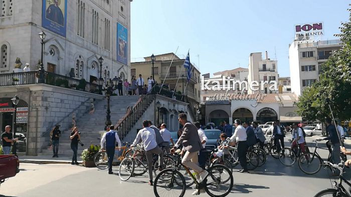 Τρίπολη | Γαμπρός και καλεσμένοι πήγαν στο γάμο με ποδήλατα - αντίκες! (εικόνες)