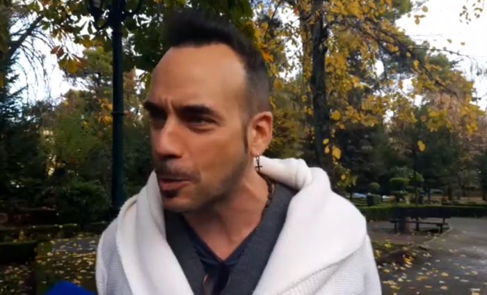 Έφτασε ο Μουζουράκης | "Χαίρομαι πολύ θα δώσω συναυλία για πρώτη φορά στην Τρίπολη"! (vd)