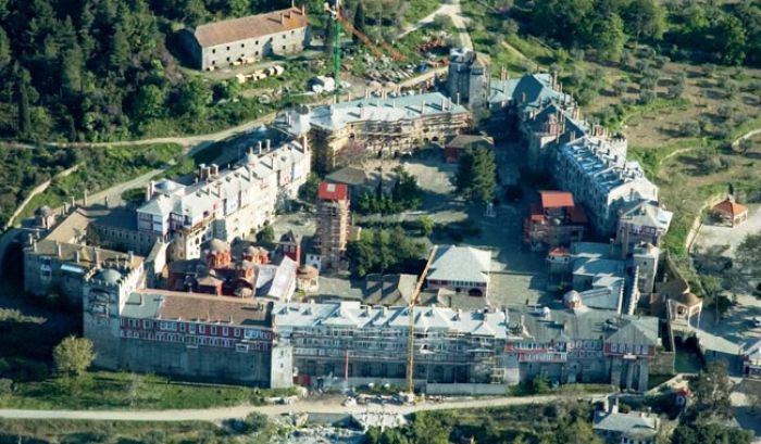 Φιλανθρωπική προφορά από τη Μονή Βατοπεδίου στη Μητρόπολη Γόρτυνος και Μεγαλοπόλεως