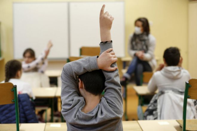 &Sigma;&chi;&omicron;&lambda;&epsilon;ί&alpha; | &Omicron;&delta;&eta;&gamma;ί&epsilon;&sigmaf; &gamma;&iota;&alpha; &tau;&omicron; &laquo;&delta;&iota;ά&lambda;&epsilon;&iota;&mu;&mu;&alpha; &mu;ά&sigma;&kappa;&alpha;&sigmaf;&raquo; - &Pi;ό&tau;&epsilon; &delta;&epsilon;&nu; &epsilon;ί&nu;&alpha;&iota; &upsilon;&pi;&omicron;&chi;&rho;&epsilon;&omega;&tau;&iota;&kappa;ή