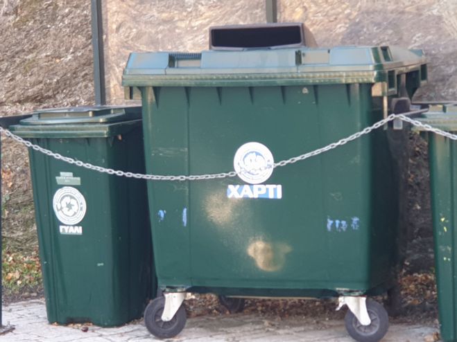 &Mu;&alpha;&nu;&tau;ά&sigmaf;: "&Omicron;&iota; &mu;&pi;&lambda;&epsilon; &kappa;ά&delta;&omicron;&iota; &alpha;&nu;&alpha;&kappa;ύ&kappa;&lambda;&omega;&sigma;&eta;&sigmaf; &beta;ά&phi;&tau;&eta;&kappa;&alpha;&nu; &pi;&rho;ά&sigma;&iota;&nu;&omicron;&iota; &sigma;&tau;&alpha; &Delta;ό&lambda;&iota;&alpha;&nu;&alpha;"!