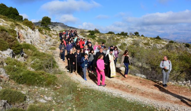 &Tau;&eta;&nu; &Kappa;&upsilon;&rho;&iota;&alpha;&kappa;ή &eta; &mu;&epsilon;&tau;&alpha;&phi;&omicron;&rho;ά &tau;&eta;&sigmaf; &epsilon;&iota;&kappa;ό&nu;&alpha;&sigmaf; &tau;&omicron;&upsilon; &Alpha;&gamma;ί&omicron;&upsilon; &Gamma;&epsilon;&omega;&rho;&gamma;ί&omicron;&upsilon; &alpha;&pi;ό &tau;&alpha; Ά&nu;&omega; &sigma;&tau;&alpha; &Kappa;ά&tau;&omega; &Delta;&omicron;&lambda;&iota;&alpha;&nu;ά