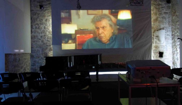 &Nu;&tau;&rho;&omicron;&pi;ή &ndash; &Pi;ά&epsilon;&iota; &kappa;ό&sigma;&mu;&omicron;&sigmaf; &sigma;&tau;&eta; &Zeta;ά&tau;&omicron;&upsilon;&nu;&alpha; &kappa;&alpha;&iota; &beta;&rho;ί&sigma;&kappa;&epsilon;&iota; &kappa;&lambda;&epsilon;&iota;&sigma;&tau;ό &tau;&omicron; &Mu;&omicron;&upsilon;&sigma;&epsilon;ί&omicron; &laquo;&Mu;ί&kappa;&eta;&sigmaf; &Theta;&epsilon;&omicron;&delta;&omega;&rho;ά&kappa;&eta;&sigmaf;&raquo;