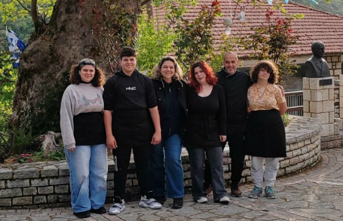 &Eta; &omicron;&iota;&kappa;&omicron;&gamma;έ&nu;&epsilon;&iota;&alpha; &Pi;&alpha;&tau;έ&lambda;&eta; &kappa;&alpha;&iota; &tau;&omicron; &laquo;&mu;ά&theta;&eta;&mu;&alpha; &zeta;&omega;ή&sigmaf;&raquo; &alpha;&pi;ό &tau;&eta; &Gamma;&omicron;&rho;&tau;&upsilon;&nu;ί&alpha;