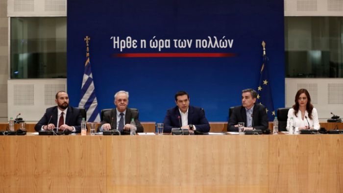Μόνιμη 13η σύνταξη, μείωση ΦΠΑ σε τρόφιμα, εστίαση και ρεύμα ανακοίνωσε ο Τσίπρας!