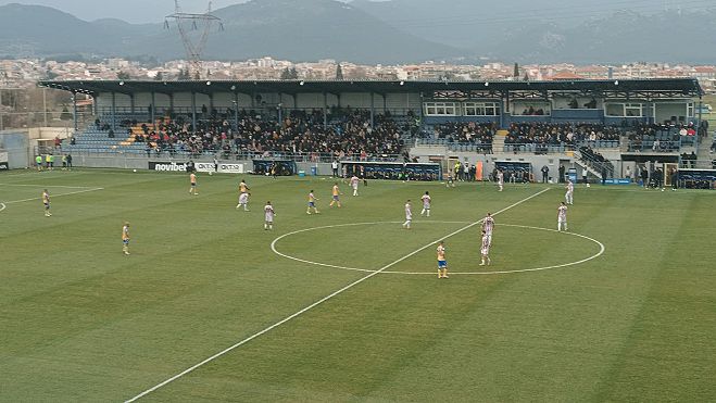 "Ά&sigma;&phi;&alpha;&iota;&rho;&omicron;&sigmaf;" &omicron; &Alpha;&sigma;&tau;έ&rho;&alpha;&sigmaf;, &nu;έ&alpha; ή&tau;&tau;&alpha; &kappa;&alpha;&iota; &pi;&iota;&omicron; &kappa;&omicron;&nu;&tau;ά &sigma;&tau;&eta; Super League 2