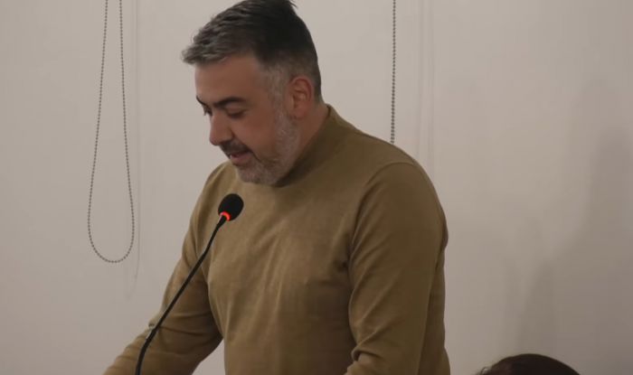 &Nu;&iota;&kappa;&omicron;&lambda;ά&omicron;&upsilon; &gamma;&iota;&alpha; &tau;&eta; &mu;&epsilon;&tau;&alpha;&phi;&omicron;&rho;ά &mu;&alpha;&theta;&eta;&tau;ώ&nu; &sigma;&tau;&eta;&nu; &Alpha;&rho;&kappa;&alpha;&delta;ί&alpha;: "&Alpha;&upsilon;&tau;ό&sigmaf; &omicron; &sigma;&chi;&epsilon;&delta;&iota;&alpha;&sigma;&mu;ό&sigmaf; &epsilon;ί&nu;&alpha;&iota; &delta;ί&kappa;&alpha;&iota;&omicron;&sigmaf; &gamma;&iota;&alpha; &tau;&omicron;&upsilon;&sigmaf; &alpha;&nu;&theta;&rho;ώ&pi;&omicron;&upsilon;&sigmaf; &pi;&omicron;&upsilon; &mu;έ&nu;&omicron;&upsilon;&nu; &sigma;&tau;&alpha; &chi;&omega;&rho;&iota;ά &mu;&alpha;&sigmaf;;"