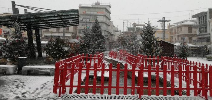 Τρίπολη - Δείτε μία πανέμορφη εικόνα από την χιονισμένη πλατεία Πετρινού!