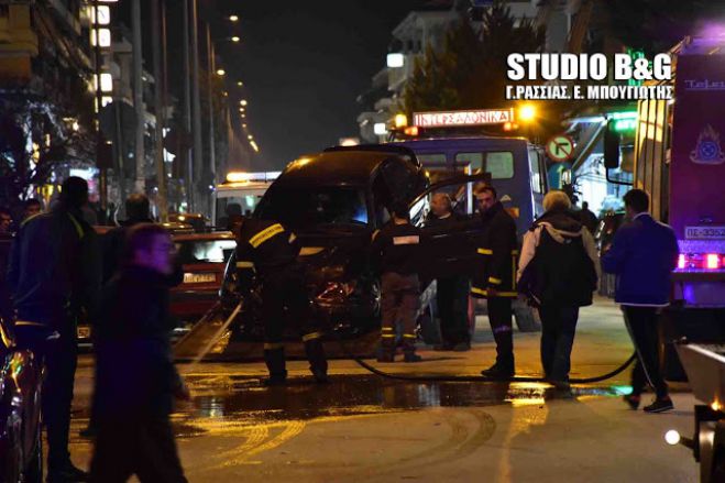 &Kappa;&alpha;&rho;&alpha;&mu;&pi;ό&lambda;&alpha; &mu;&epsilon; &tau;έ&sigma;&sigma;&epsilon;&rho;&alpha; &alpha;&upsilon;&tau;&omicron;&kappa;ί&nu;&eta;&tau;&alpha; &sigma;&tau;&omicron; &Nu;&alpha;ύ&pi;&lambda;&iota;&omicron; (vd)