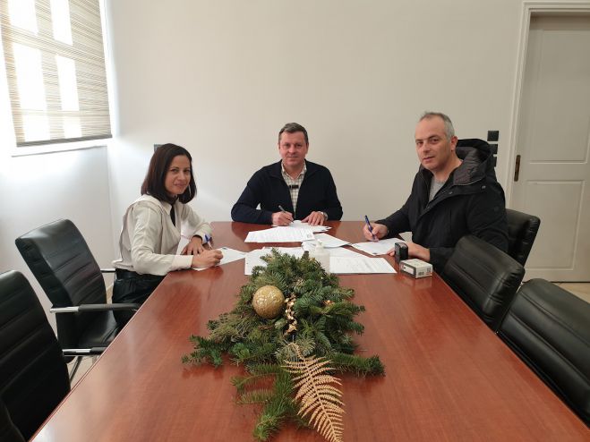 &Upsilon;&pi;&omicron;&gamma;&rho;ά&phi;&tau;&eta;&kappa;&epsilon; &tau;&omicron; έ&rho;&gamma;&omicron; &gamma;&iota;&alpha; &nu;έ&alpha; &delta;&epsilon;&xi;&alpha;&mu;&epsilon;&nu;ή ύ&delta;&rho;&epsilon;&upsilon;&sigma;&eta;&sigmaf; &sigma;&tau;&omicron;&upsilon;&sigmaf; &omicron;&iota;&kappa;&iota;&sigma;&mu;&omicron;ύ&sigmaf; Ά&sigma;&tau;&rho;&omicron;&upsilon;&sigmaf;, &Pi;&alpha;&rho;&alpha;&lambda;ί&omicron;&upsilon; Ά&sigma;&tau;&rho;&omicron;&upsilon;&sigmaf;, &Kappa;ά&tau;&omega; &Beta;&epsilon;&rho;&beta;&alpha;ί&nu;&omega;&nu; &kappa;&alpha;&iota; &Xi;&eta;&rho;&omicron;&pi;&eta;&gamma;ά&delta;&omicron;&upsilon;