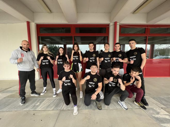 &Alpha;&theta;&lambda;&eta;&tau;έ&sigmaf; &alpha;&pi;ό &tau;&eta;&nu; &Tau;&rho;ί&pi;&omicron;&lambda;&eta; &sigma;&tau;&omicron; &pi;&alpha;&nu;&epsilon;&lambda;&lambda;ή&nu;&iota;&omicron; &pi;&rho;&omega;&tau;ά&theta;&lambda;&eta;&mu;&alpha; kickboxing