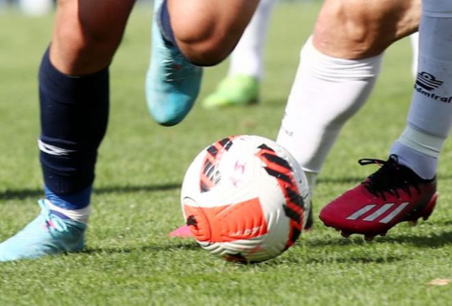 &Nu;&tau;έ&rho;&mu;&pi;&iota; &mu;&epsilon; &epsilon;&lambda;&lambda;&eta;&nu;&iota;&kappa;ό &laquo;ά&rho;&omega;&mu;&alpha;&raquo;