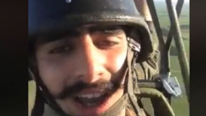 &Kappa;&alpha;&tau;&alpha;&delta;&rho;&omicron;&mu;έ&alpha;&sigmaf; &pi;έ&phi;&tau;&epsilon;&iota; &mu;&epsilon; &alpha;&lambda;&epsilon;&xi;ί&pi;&tau;&omega;&tau;&omicron; &tau;&rho;&alpha;&gamma;&omicron;&upsilon;&delta;ώ&nu;&tau;&alpha;&sigmaf; &tau;&omicron; &laquo;&Mu;&alpha;&kappa;&epsilon;&delta;&omicron;&nu;ί&alpha; &Xi;&alpha;&kappa;&omicron;&upsilon;&sigma;&tau;ή&raquo; (vd)