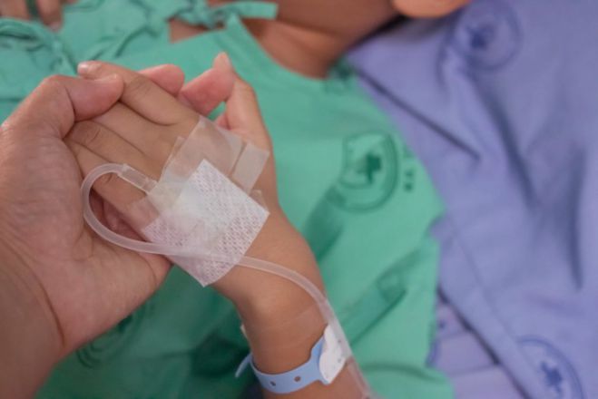 Παιδί τεσσάρων ετών από τον Πύργο διασωληνωμένο με εγκεφαλίτιδα