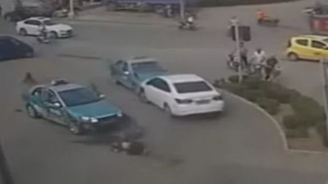 Σοκ - Σκηνές απίστευτης βίας στους δρόμους της Κίνας (vd)