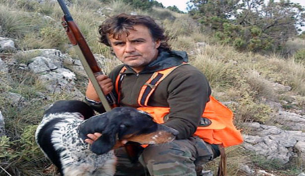 &laquo;&Kappa;ά&theta;&epsilon; &Sigma;&alpha;&beta;&beta;&alpha;&tau;&omicron;&kappa;ύ&rho;&iota;&alpha;&kappa;&omicron; &theta;&rho;&eta;&nu;&omicron;ύ&mu;&epsilon; &kappa;&upsilon;&nu;&eta;&gamma;&omicron;ύ&sigmaf;. &Alpha;&nu;&alpha;&rho;&omega;&tau;&iota;έ&mu;&alpha;&iota;: &Pi;ό&lambda;&epsilon;&mu;&omicron; έ&chi;&omicron;&upsilon;&mu;&epsilon;;&raquo;