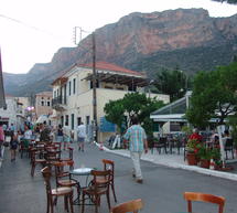 &Mu;&omicron;&nu;&alpha;&delta;&iota;&kappa;έ&sigmaf; &mu;&omicron;&upsilon;&sigma;&iota;&kappa;έ&sigmaf; &kappa;&alpha;&iota; &gamma;&epsilon;ύ&sigma;&epsilon;&iota;&sigmaf; &sigma;&tau;&omicron; &phi;&epsilon;&sigma;&tau;&iota;&beta;ά&lambda; &laquo;&Mu;&epsilon;&lambda;&iota;&tau;&zeta;ά&zeta;&zeta;&raquo; &sigma;&tau;&omicron; &Lambda;&epsilon;&omega;&nu;ί&delta;&iota;&omicron; (video)!