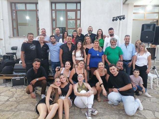 &Tau;&omicron; &pi;&alpha;&nu;&eta;&gamma;ύ&rho;&iota; &sigma;&tau;&omicron;&nu; Ά&kappa;&omicron;&beta;&omicron; &mu;έ&sigma;&alpha; &alpha;&pi;ό &epsilon;&iota;&kappa;ό&nu;&epsilon;&sigmaf;!